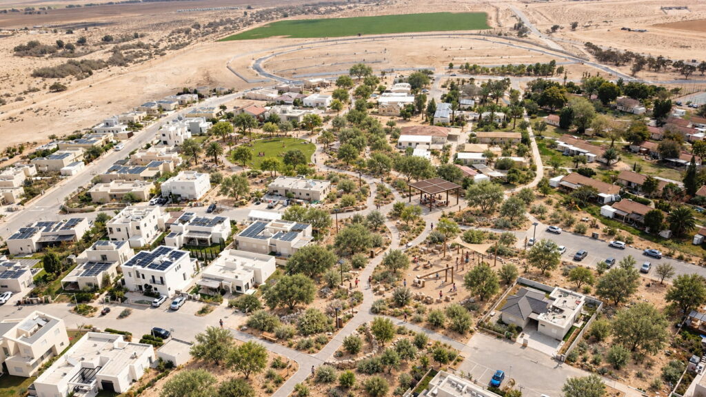 שתילת עצים בשצ"פ צל במדבר ברתמים