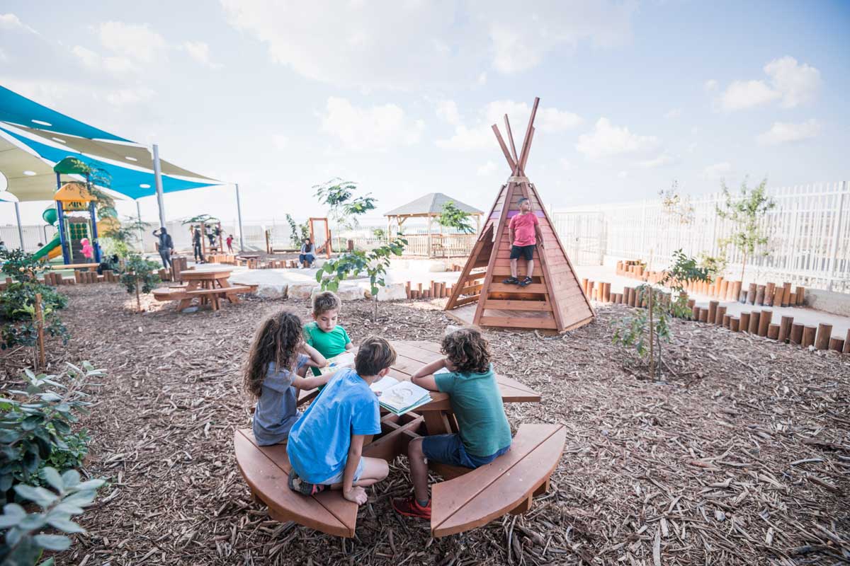 אבישי פרידמן | חצר בית הספר כמרחב למידה: בין תכנון חדש לשדרוג קיים