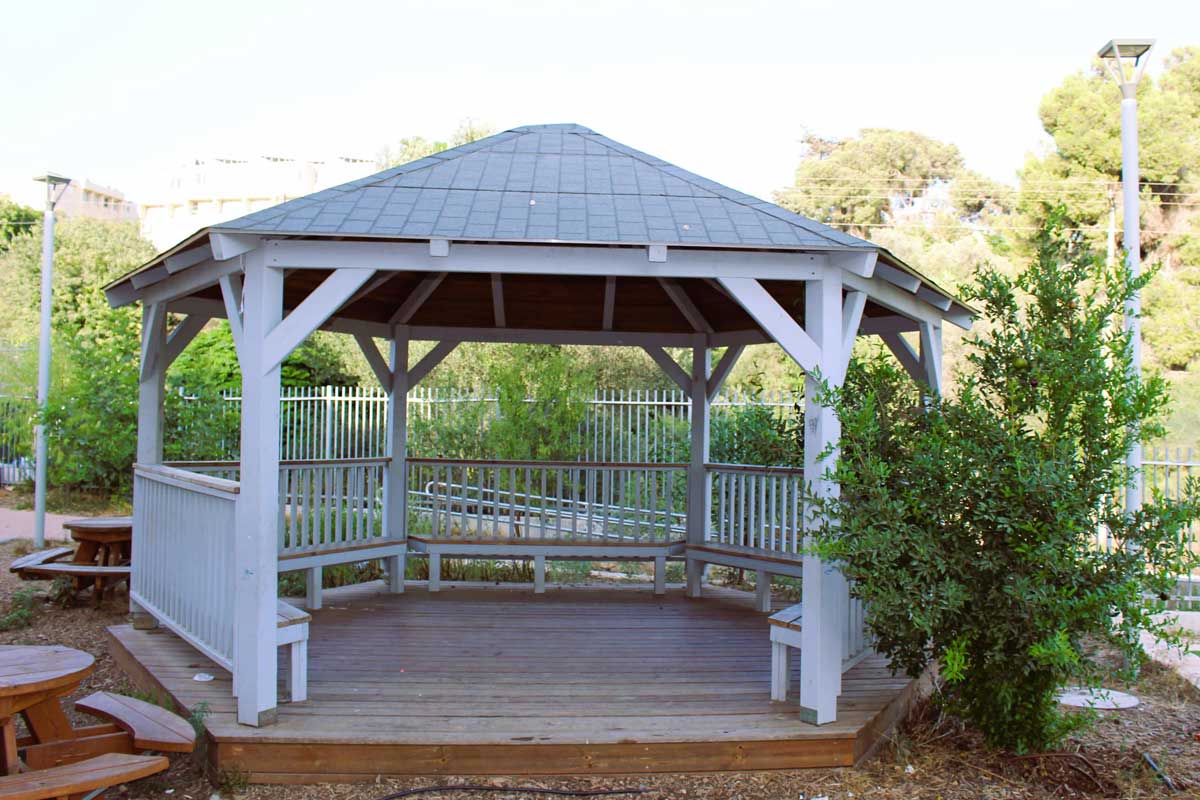 אבישי פרידמן | חצר בית הספר כמרחב למידה: בין תכנון חדש לשדרוג קיים